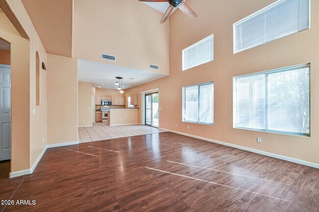 Foto del edificio - 2621 E Waterview Ct