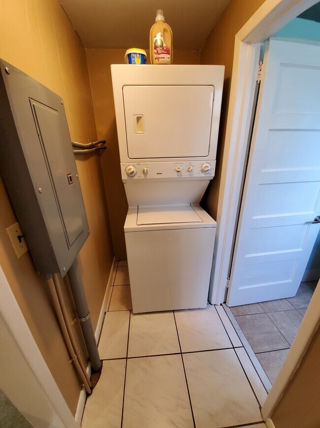 Washer/Dryer - 5511 11th St