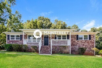 Building Photo - 2419 Sandlewood Dr