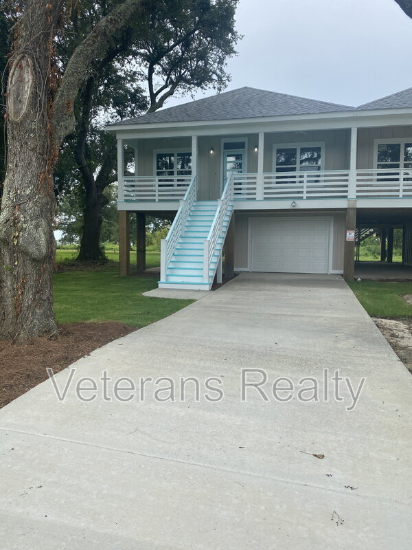 Photo - 127 E 5th St