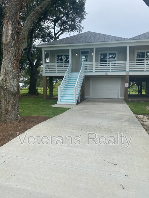 Photo - 127 E 5th St Townhome