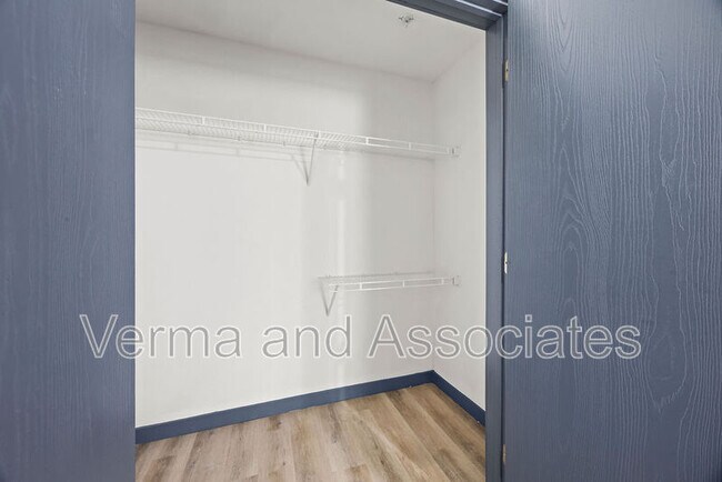 Building Photo - 2619 N Quality Ln