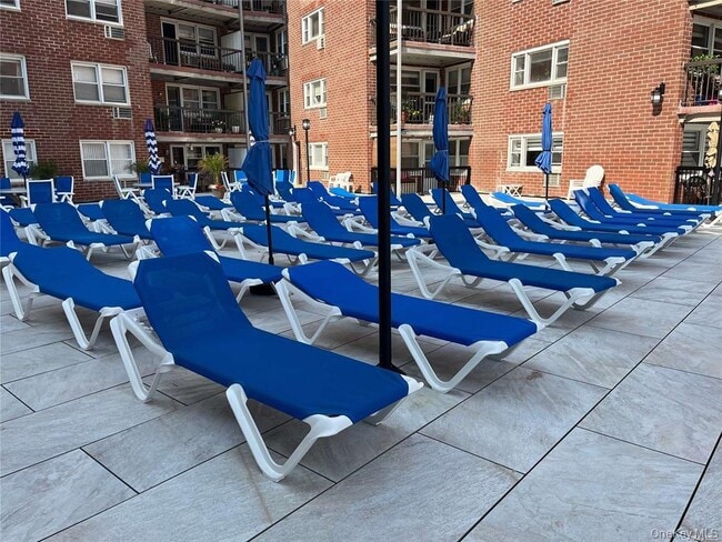 Foto del edificio - 750 Shore Rd