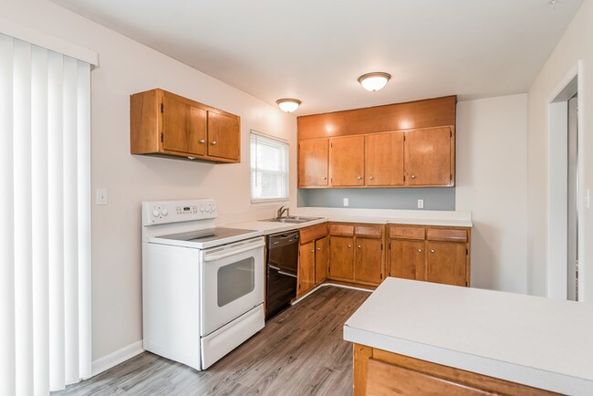 Building Photo - Super cute 3 bdrm, 2 bath home ready for you!