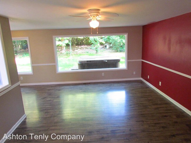 Building Photo - 3 br, 2 bath House - 2255 SE Meadowlark Drive