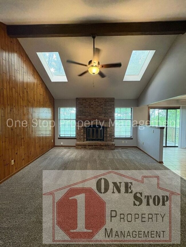 Building Photo - Beautiful 3 Bedroom / 2 Bathroom House in Blue Springs!