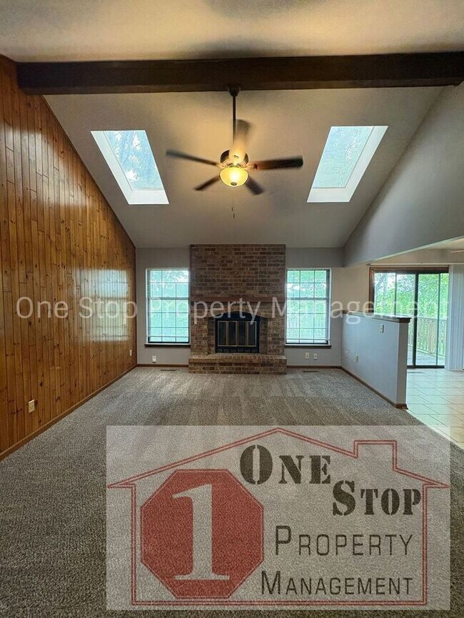 Foto del edificio - Beautiful 3 Bedroom / 2 Bathroom House in Blue Springs!