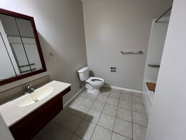 Building Photo - Pre-Leasing for 26/27 School Year