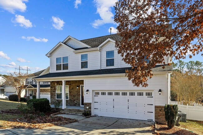 Building Photo - ***Beautiful Knightdale 4/2.5 W/ Private Pool***