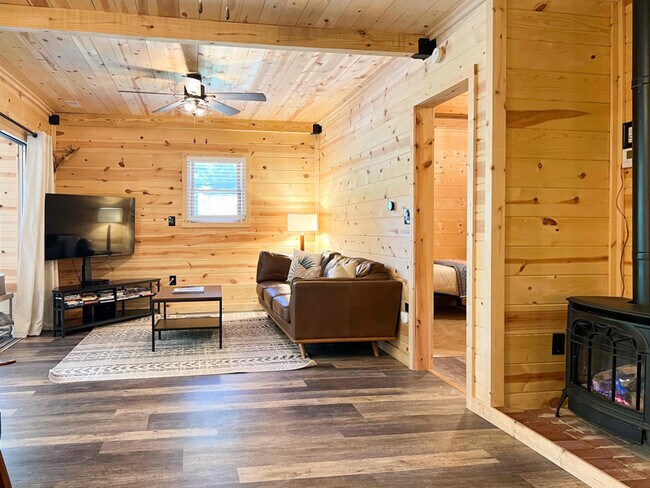 Building Photo - N3163 Tamarack Rd