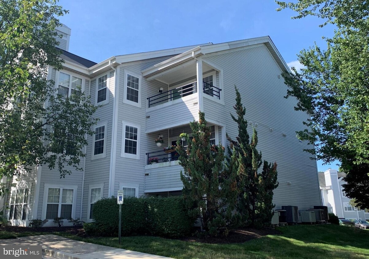 600 Resty Ln Unit 303, Odenton, MD 21113 Room for Rent in Odenton, MD