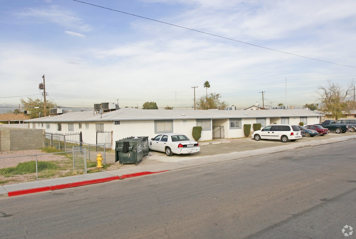 Building Photo - 2305 Statz St