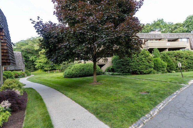 Foto del edificio - Large 3 bedroom condo with private deck an...