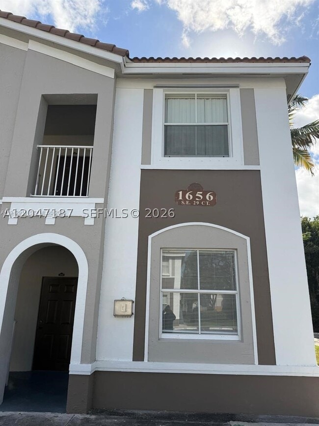 Building Photo - 1656 SE 29th Dr