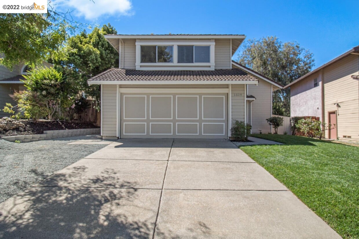 Primary Photo - 1519 Foothill Ave