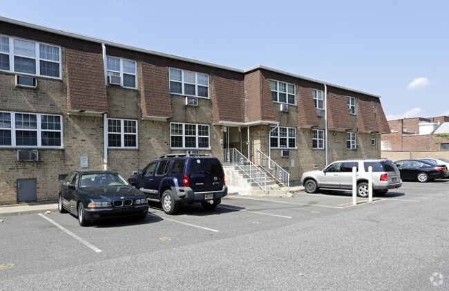 Building Photo - River Drive Village Apartments