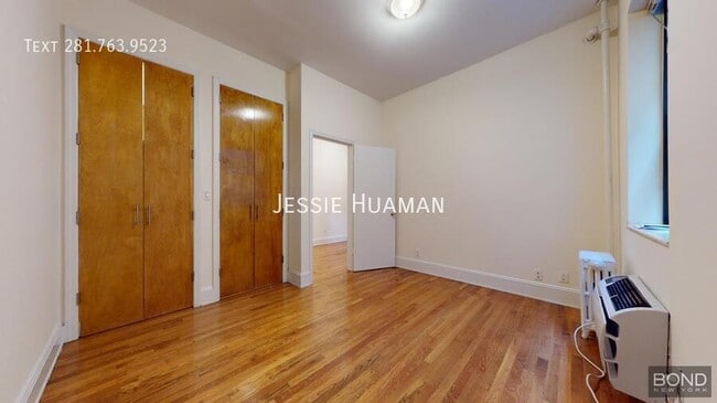 Building Photo - 130 E 24th St