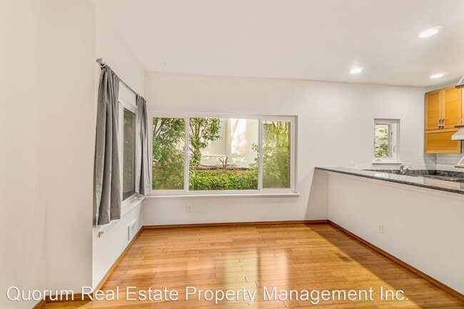 Building Photo - 1 br, 1 bath House - 1828 11th Ave Unit 103