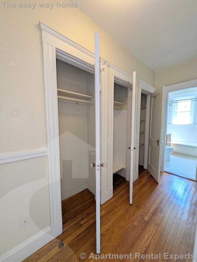 Building Photo - 15 Linnaean St