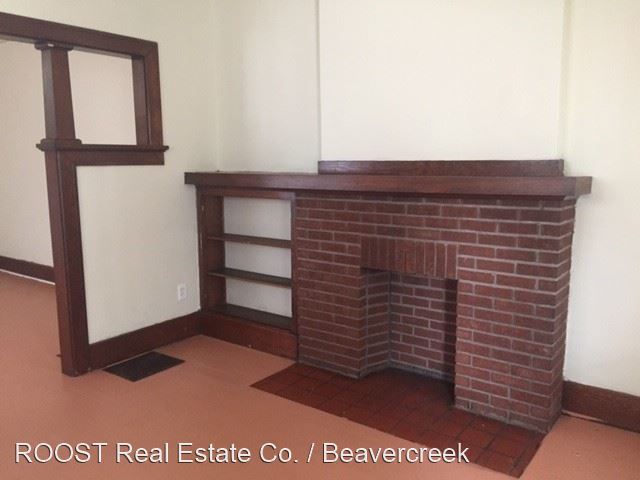 Building Photo - 64 E Maplewood Ave