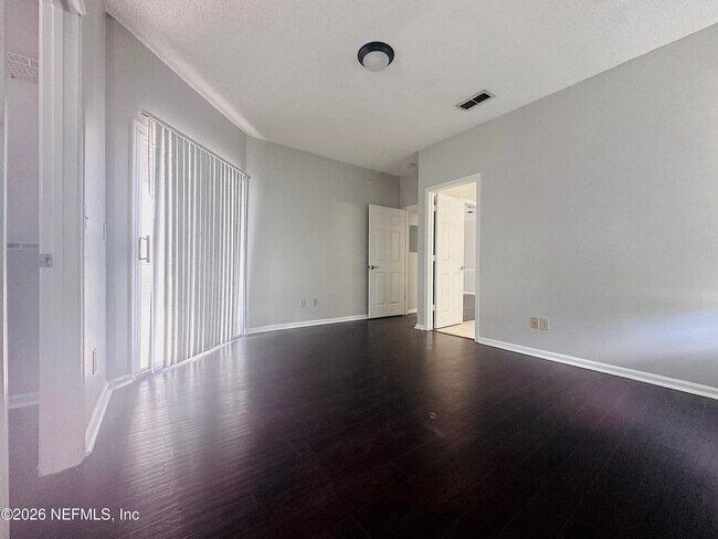 Foto del edificio - 3938 Hendricks Ave