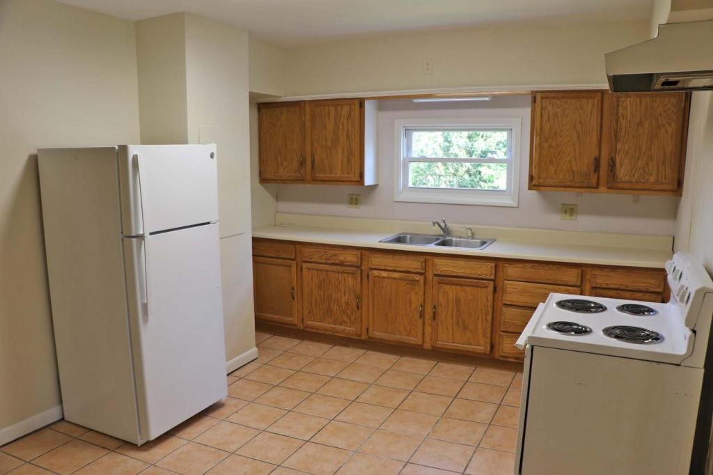 Primary Photo - 55.5 Columbus Rd A