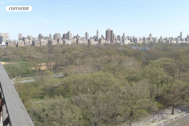 Building Photo - 400 Central Park W