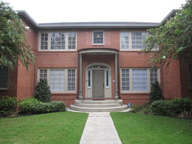Foto principal - 7447 St Charles Ave