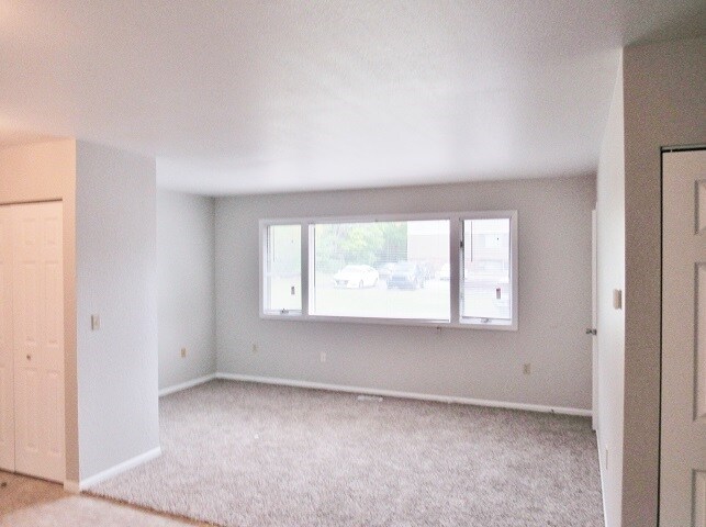 Building Photo - 4909 Universal Dr