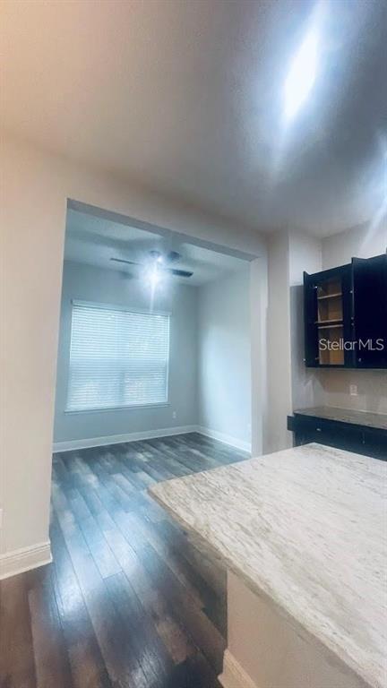 Foto del edificio - 1056 Parma Cir