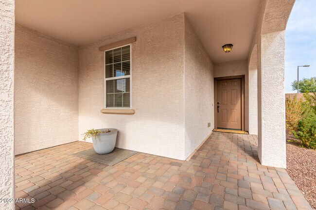 Building Photo - 824 Gary Ln