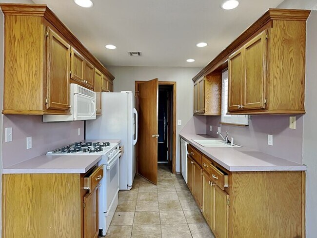 Foto del edificio - 1704 Shawnee Trail