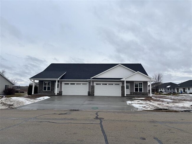Building Photo - 1129 Northwood Dr