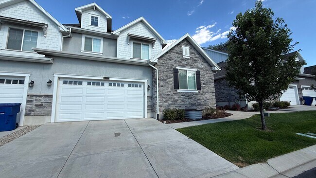 Building Photo - 234 Glenwood Wy