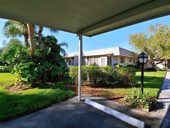 Foto del edificio - 1811 Bedford Ln