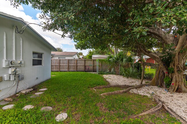 Foto del edificio - 2358 NW 52nd Ct