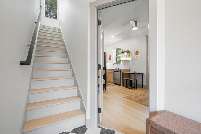 Foto del edificio - 530 Continental Dr