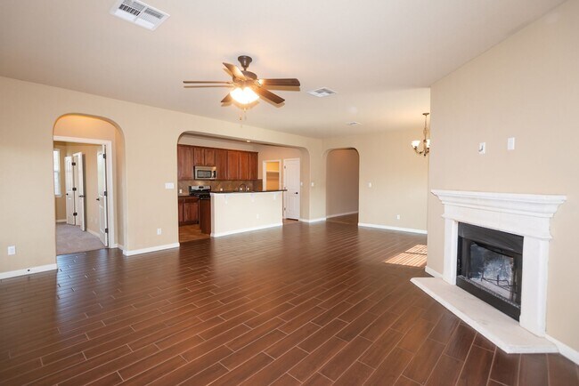 Building Photo - Three Bedroom home in the Legends Vista Community in Round Rock