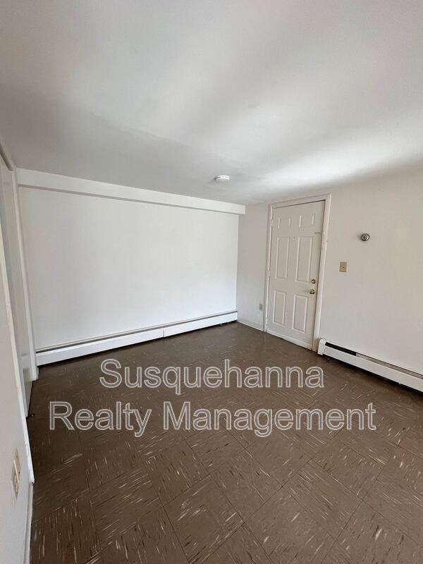 Building Photo - 1051 Henn Ave