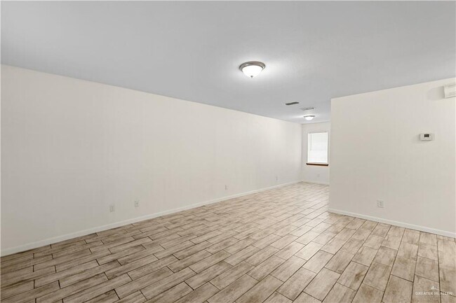Building Photo - 2109 Datepalm Ave
