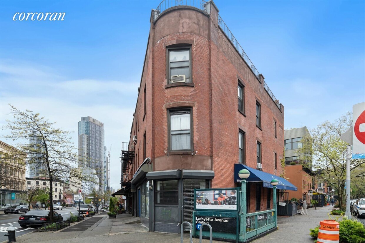 Building Photo - 753 Fulton St