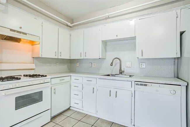 Foto del edificio - 101 Highland Park Ct