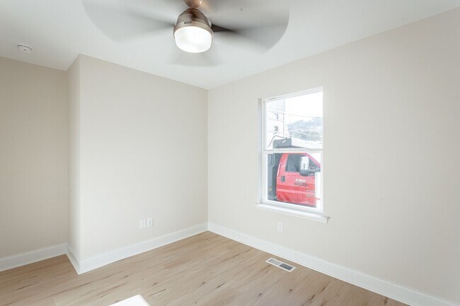 Building Photo - 1803 S Lyerly St