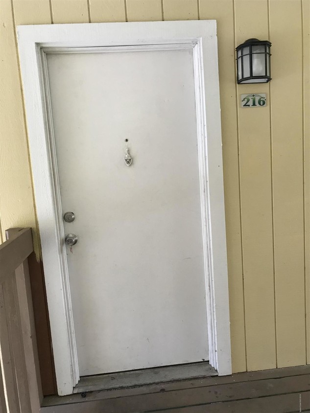 Foto principal - 2190 Forest Knoll Dr NE