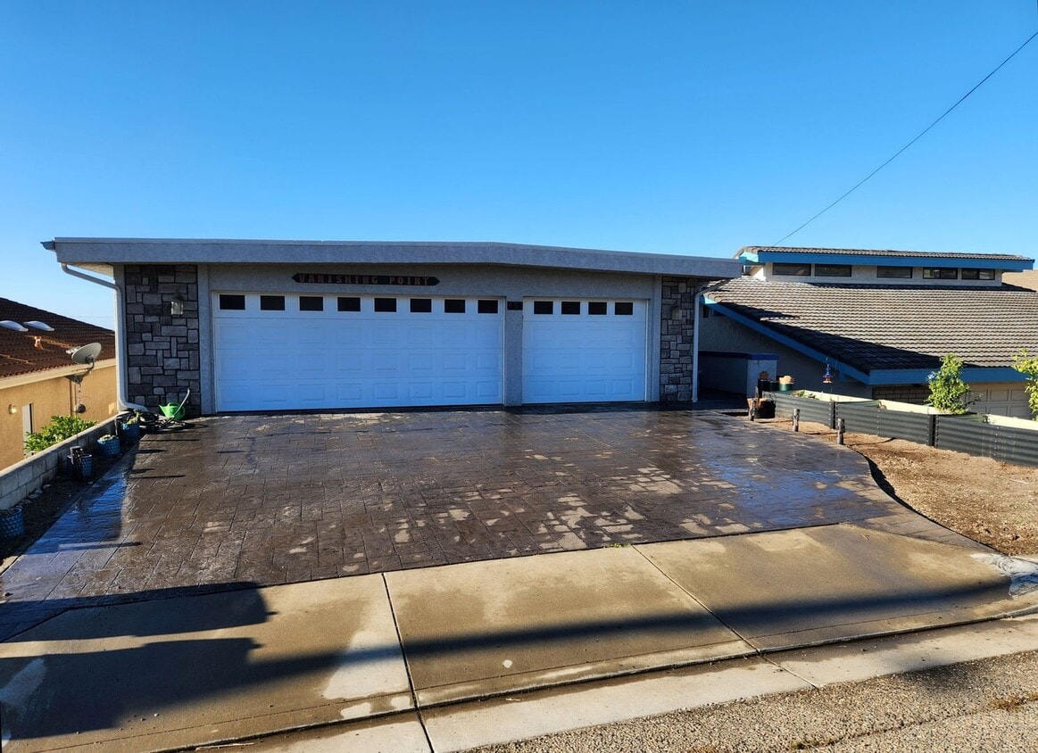 Primary Photo - Furnished 3+ bed 3 bath Pismo Beach Dream ...