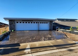 Building Photo - 851 Fresno St