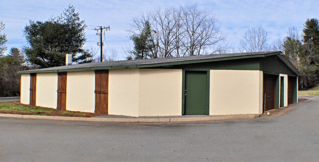 Building Photo - 102 Del Ray Dr