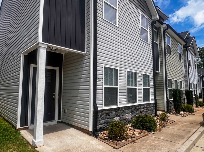 Building Photo - 608 Heavenly Pl