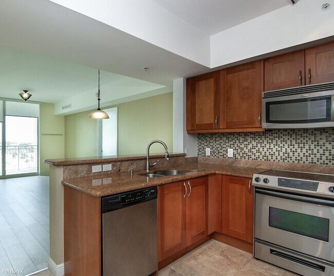 2 br, 2 bath Condo 401 Golden Isles Dr ... Condo for Rent in