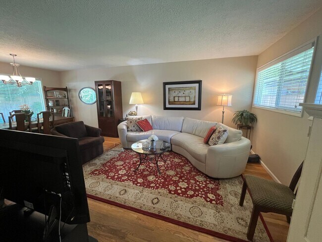 Foto del edificio - 4Bd/2Ba Home in Denny Whitford neighborhoo...